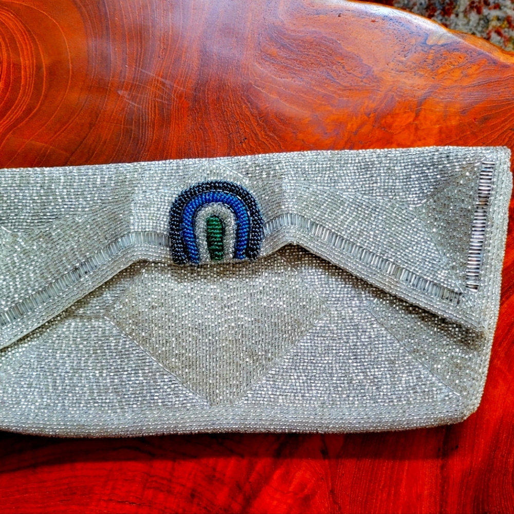 Vintage sparkling strapless clutch